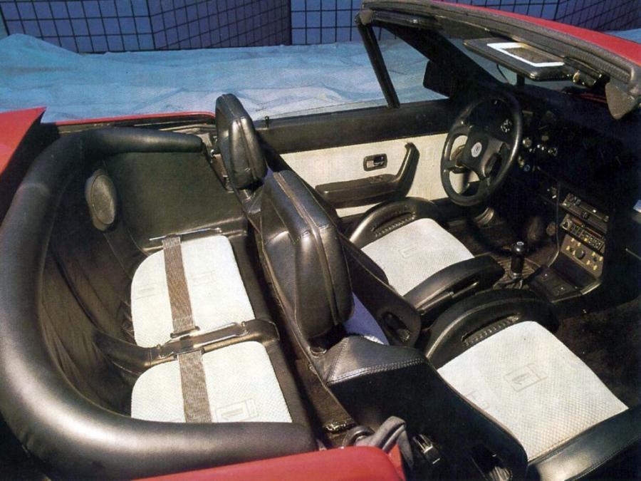 Интерьер Audi Quattro Roadster by Treser (85) 1983 года  (фото 5 из 8)